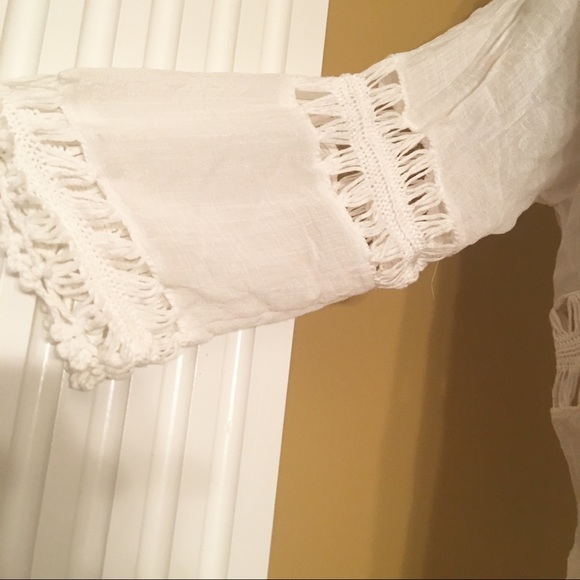 VIVID COLLECTION OF NY EMBROIDERED COTTON TOP - Picture 5 of 8